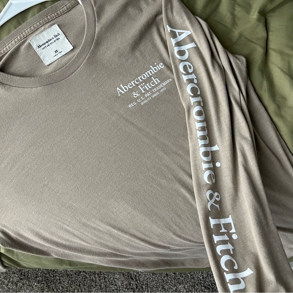 Tan long sleeve - Picture 3 of 3